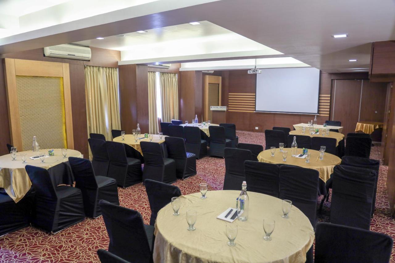 Royal Orchid Golden Suites פונה מראה חיצוני תמונה