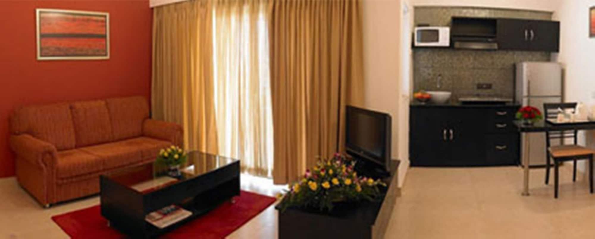 Royal Orchid Golden Suites פונה מראה חיצוני תמונה