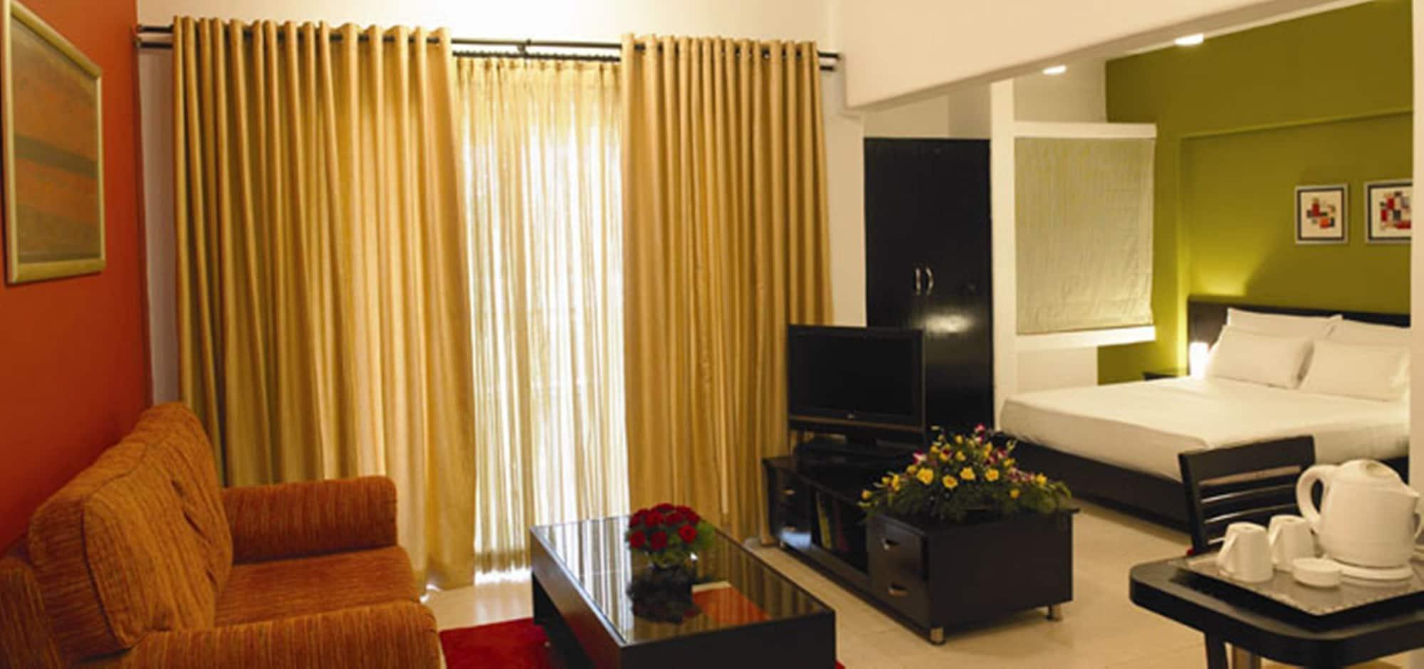Royal Orchid Golden Suites פונה מראה חיצוני תמונה