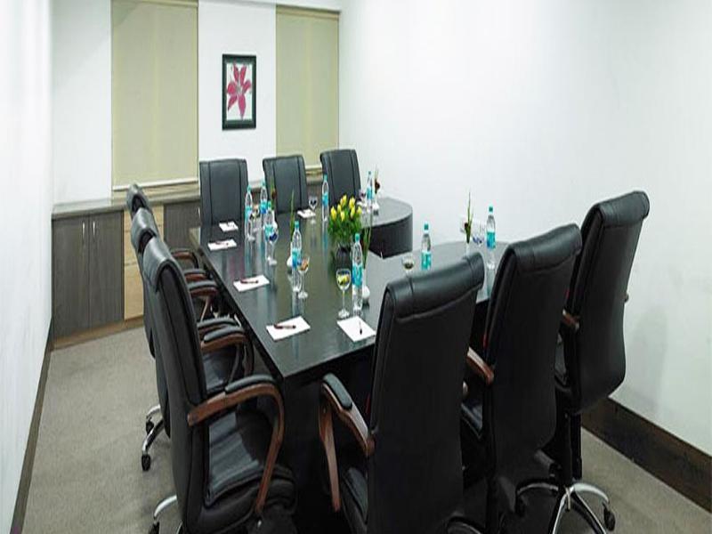 Royal Orchid Golden Suites פונה מראה חיצוני תמונה