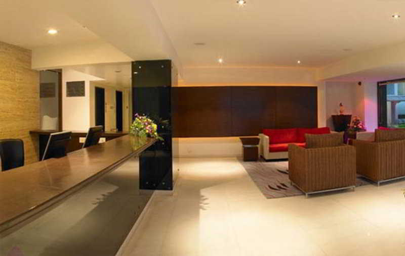 Royal Orchid Golden Suites פונה מראה חיצוני תמונה