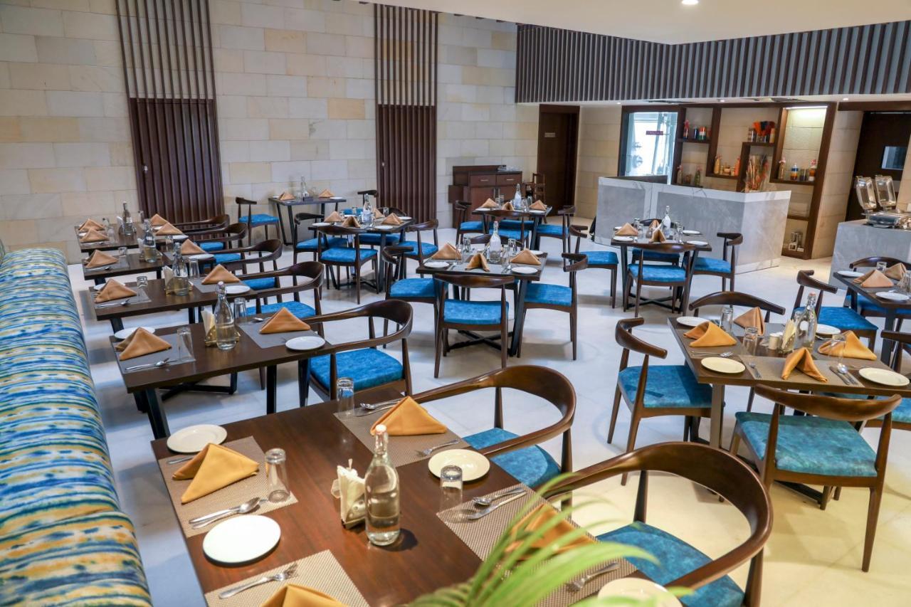 Royal Orchid Golden Suites פונה מראה חיצוני תמונה
