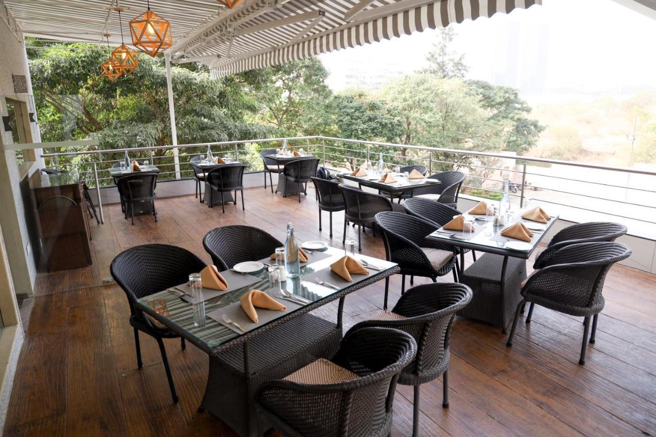 Royal Orchid Golden Suites פונה מראה חיצוני תמונה