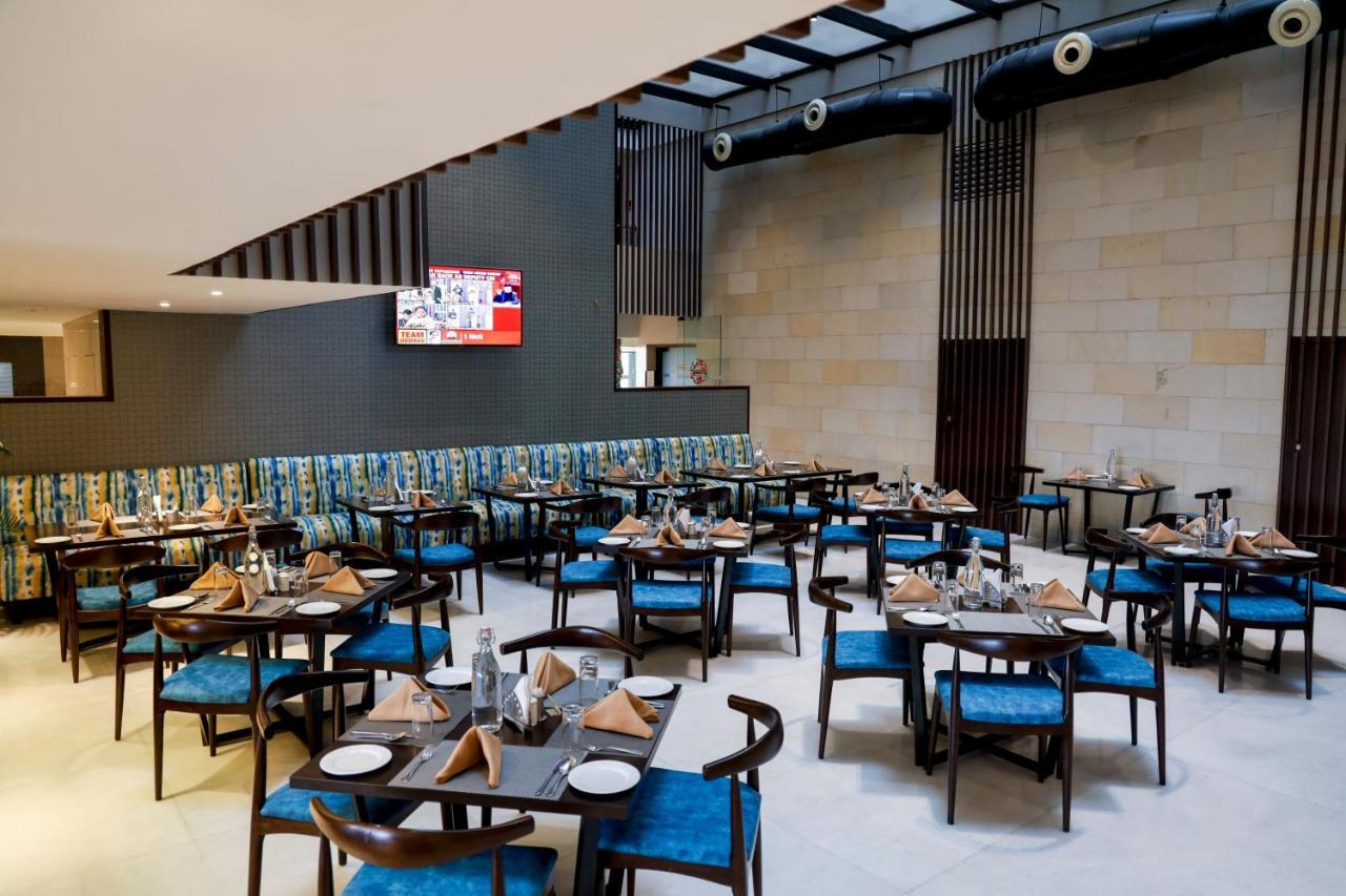 Royal Orchid Golden Suites פונה מראה חיצוני תמונה